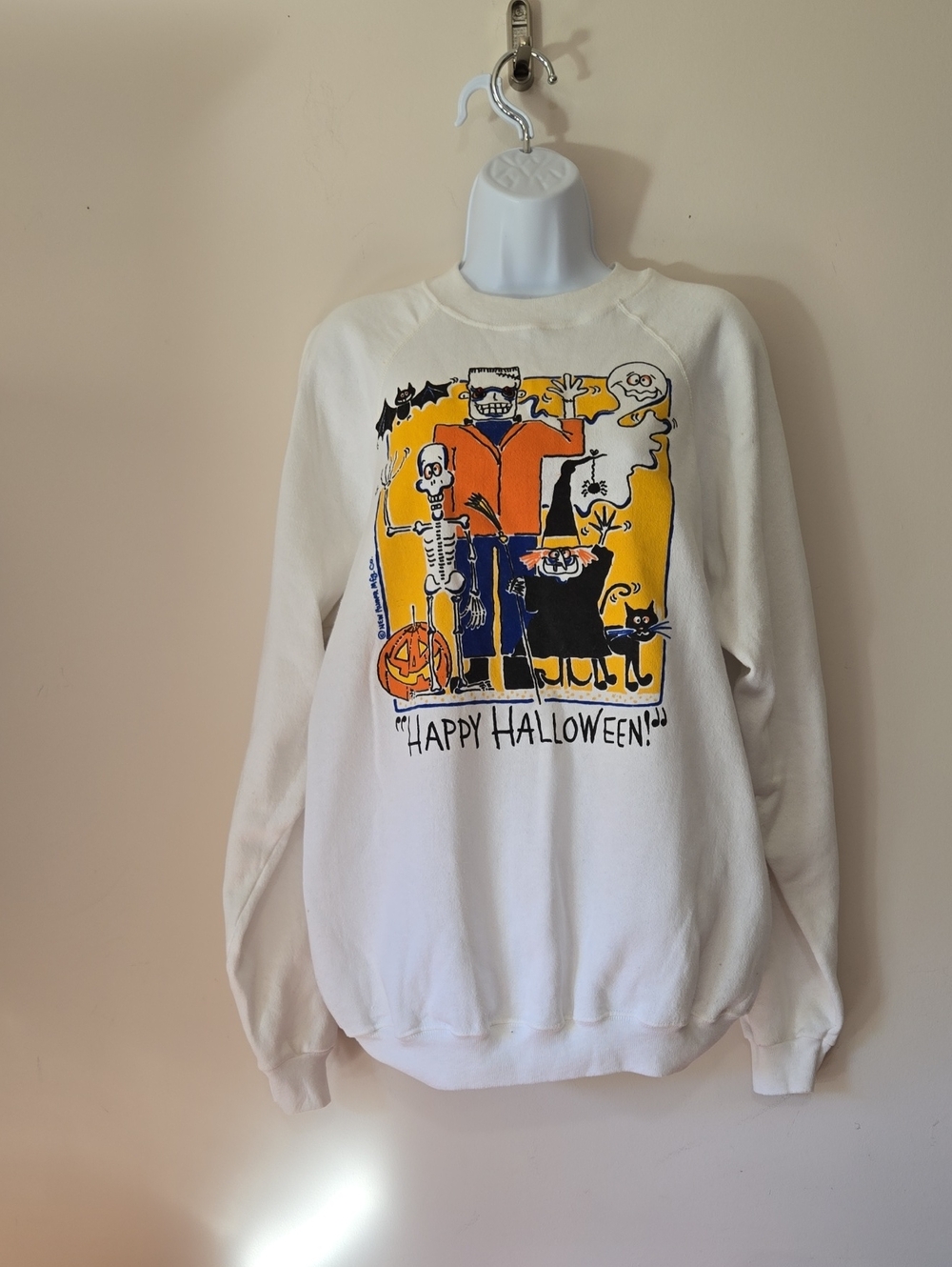 Vintage Happy Halloween Graphic Crewneck Sweater With Light Up Eyes- White